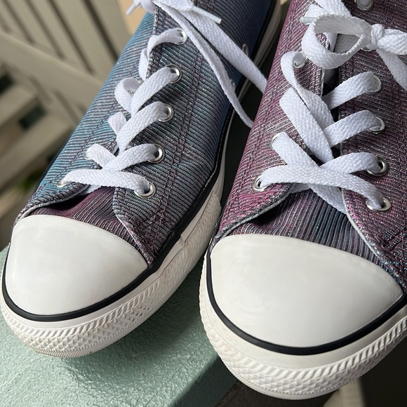 Converse Juniors Metallic Chuck Taylors All Star Low Tops - Picture 3 of 10